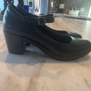 Dream Pairs Classic Black Heels